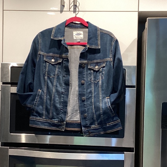 Old Navy Jackets & Blazers - Old Navy Jean Jacket medium CROPPED. Nice design
